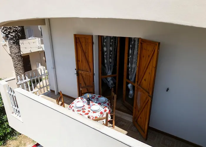 Itadhome - White Sail